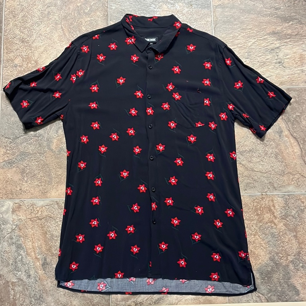 Zane robe Short Sleeve Button Down Shirt - Size L
